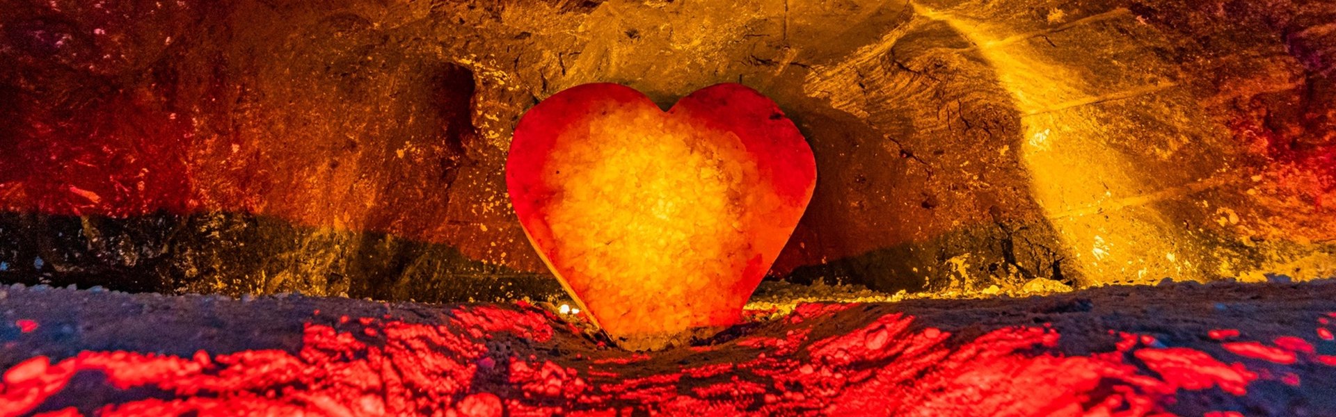 Corazón de sal iluminado